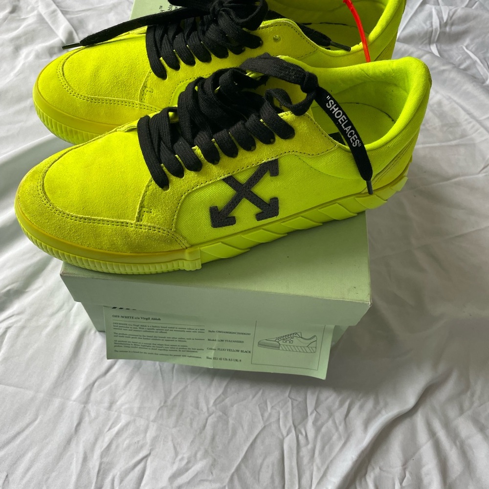 off white low vulcanized size 9 low cut sneaker great for the summer